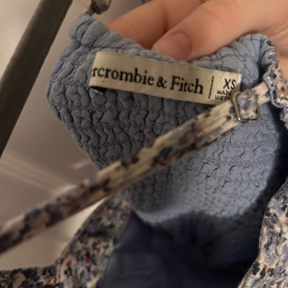 Abercrombie And Fitch Size Xs Crop Top - image 3